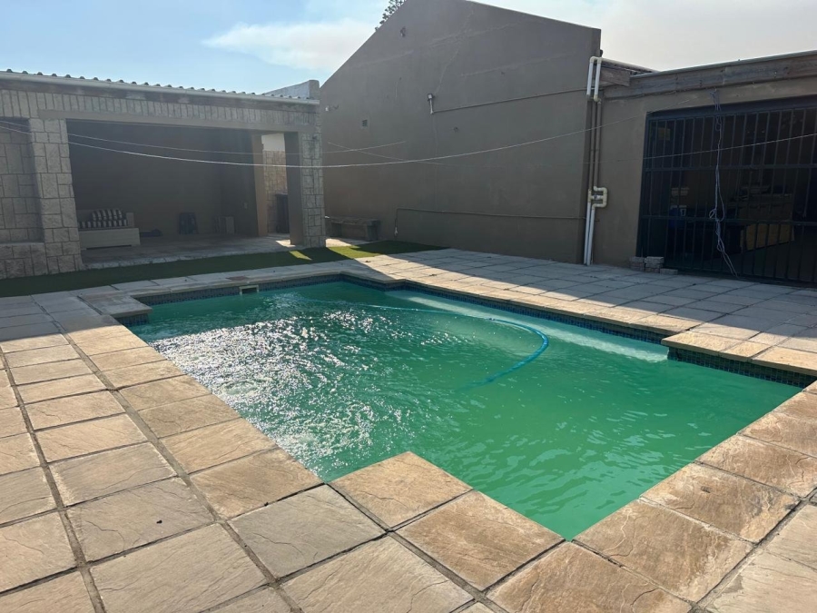 3 Bedroom Property for Sale in Portlands Western Cape